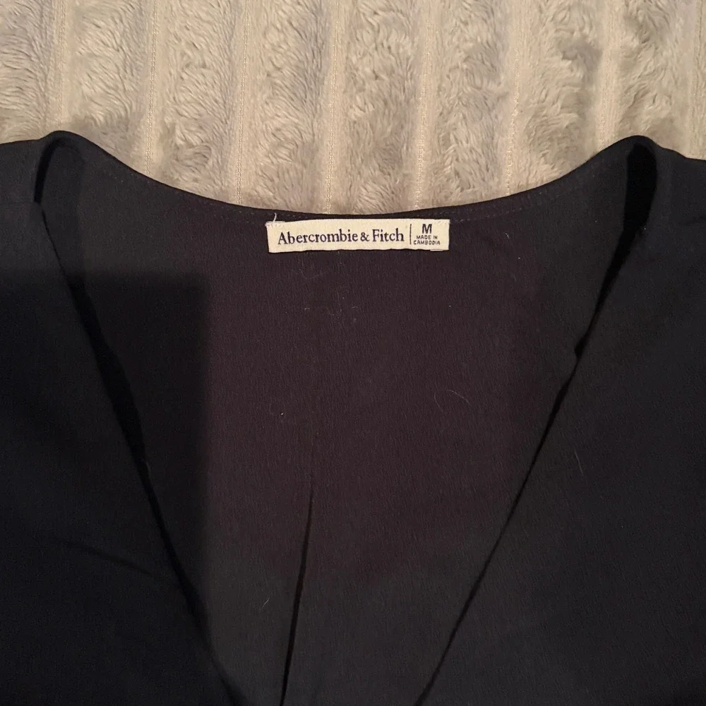 Abercrombie & Fitch Womens Black Twist Front V-Neck Long Sleeve Smocked Top M